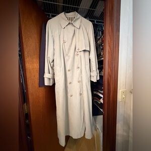 Burberry Light Tan Trench Coat Size Medium (10-12)